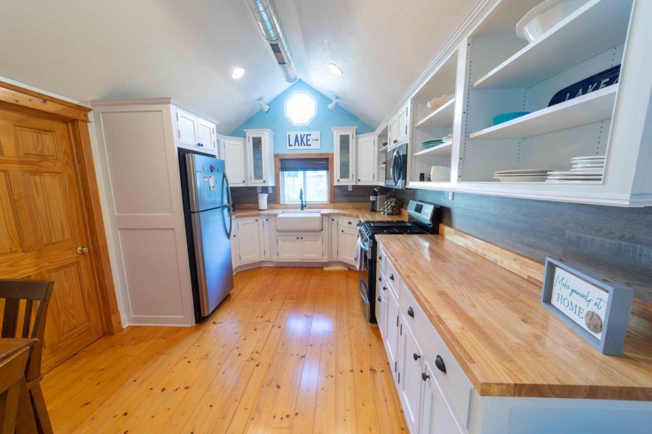 The Charming Glenn Cottage! Walk To Lake Michigan! Fennville Exterior photo
